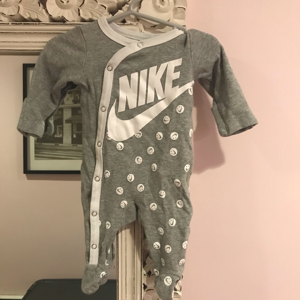 Nike footie size 3 months